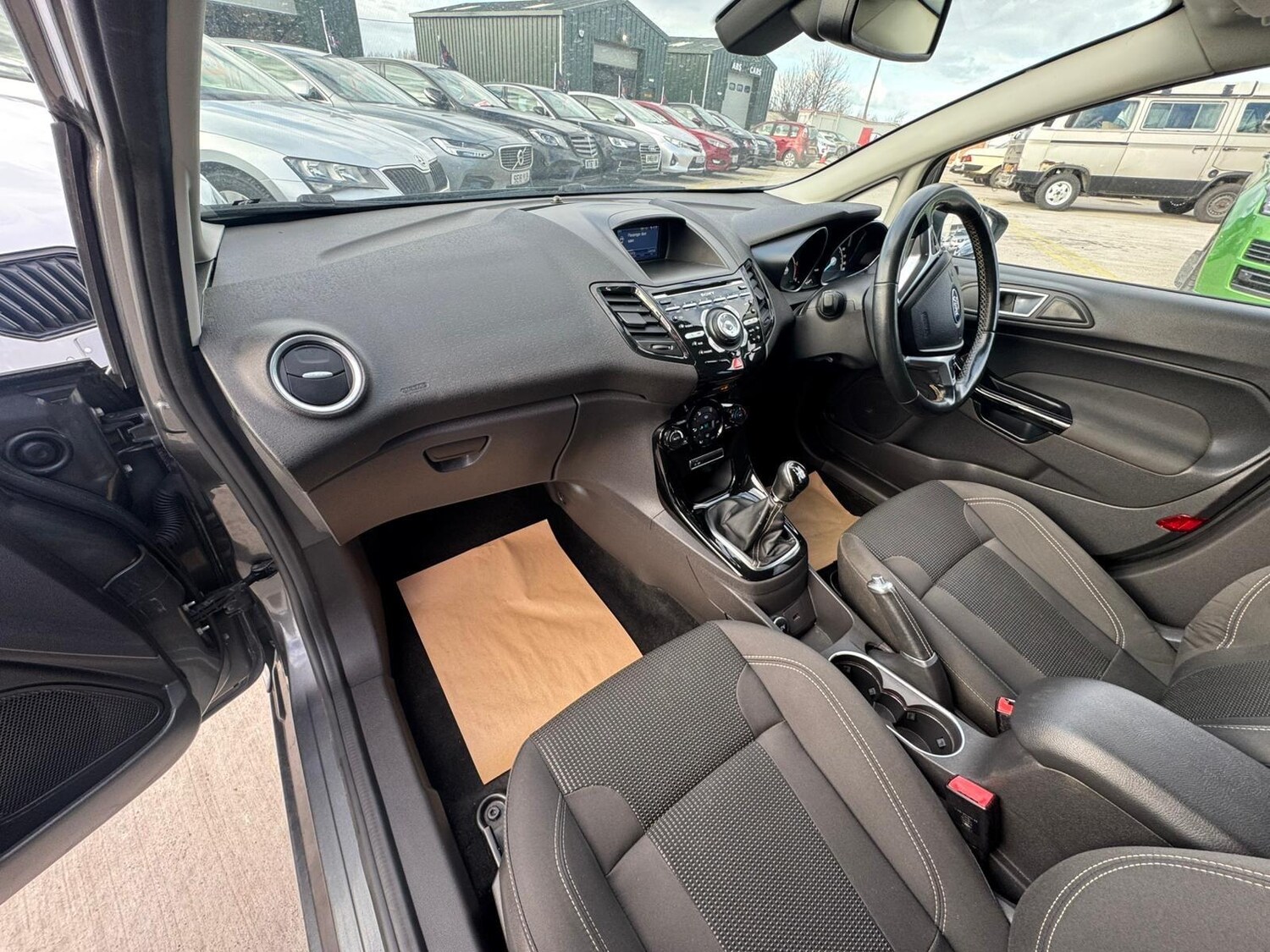 Used Ford Fiesta 2016 for sale - 77909094: Photo 28