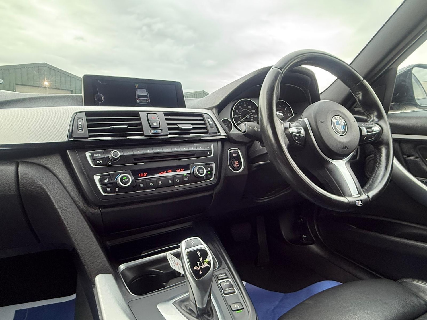 Used BMW 3 Series 2015 for sale - 76137468: Photo 21