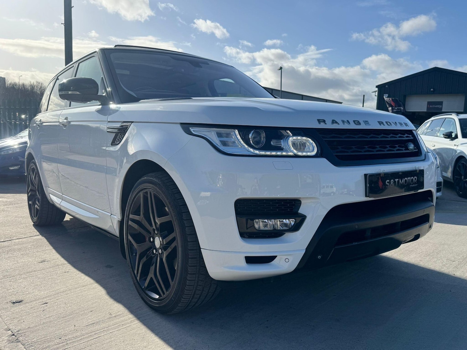 Used Land Rover Range Rover Sport 2015 for sale - 77892246: Photo 2