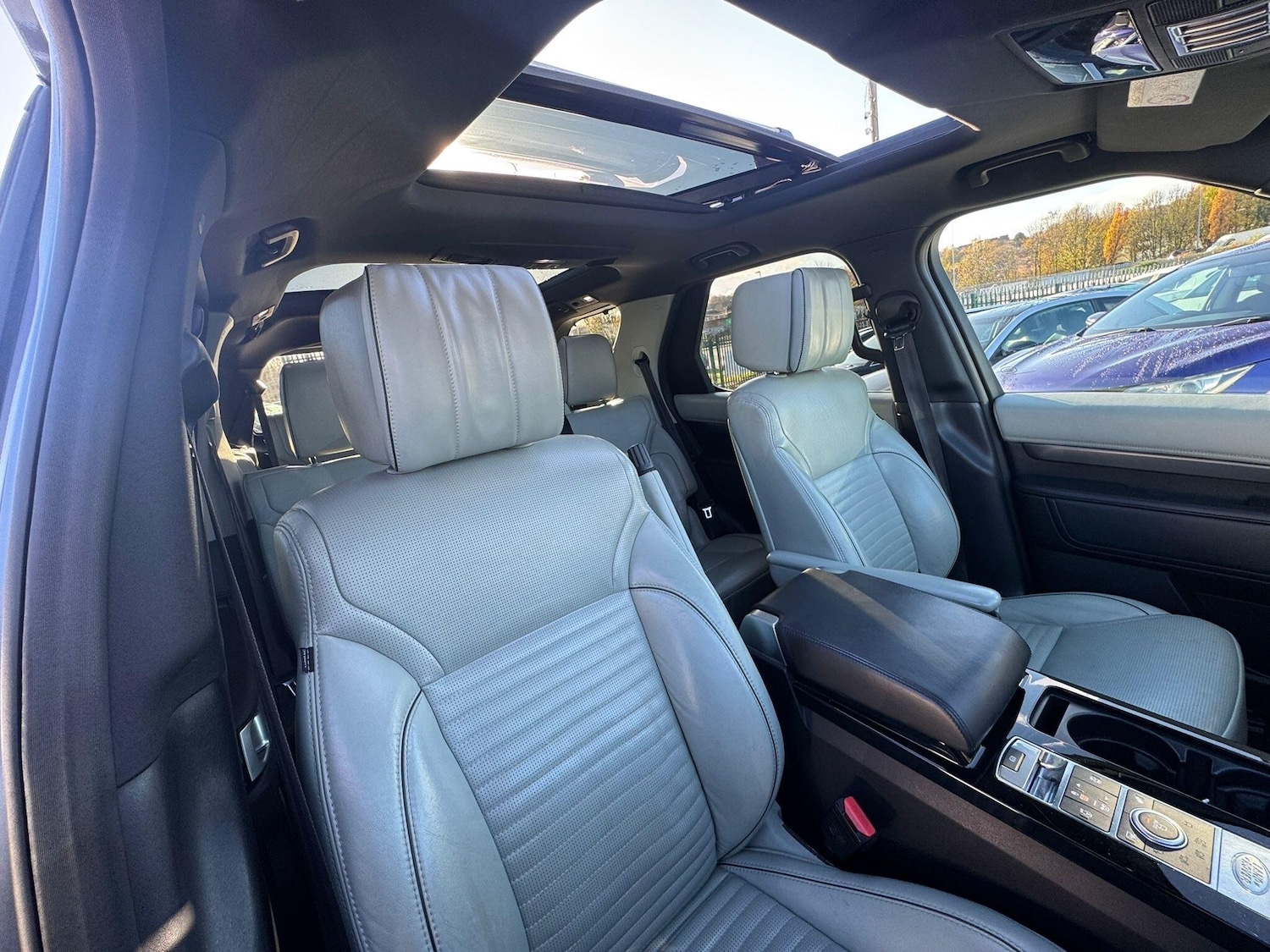 Used Land Rover Discovery 2018 for sale - 76991960: Photo 17