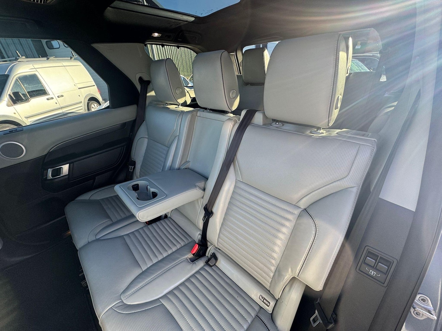 Used Land Rover Discovery 2018 for sale - 76991960: Photo 21