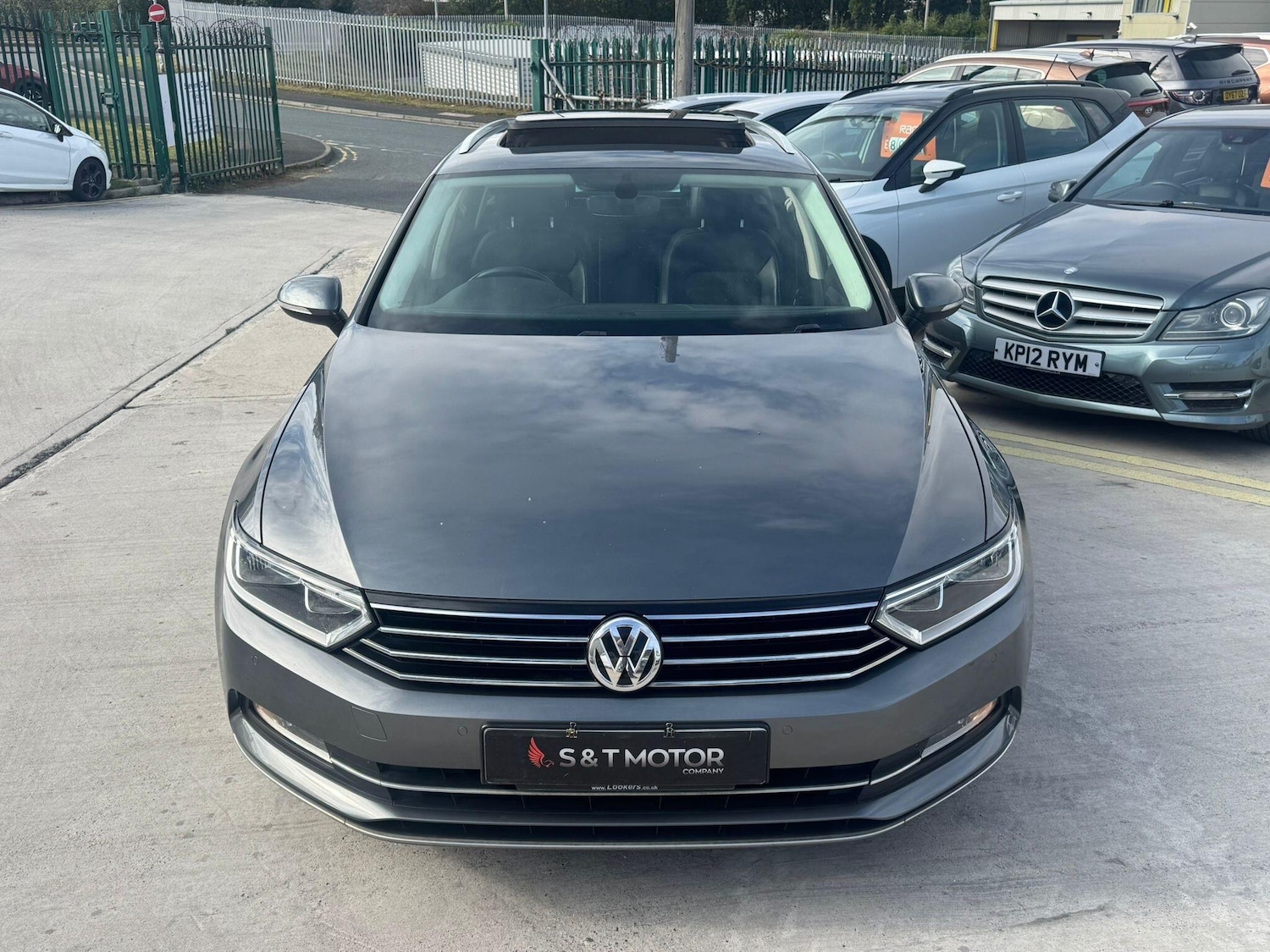 Used Volkswagen Passat for sale - 76990760: Photo 2