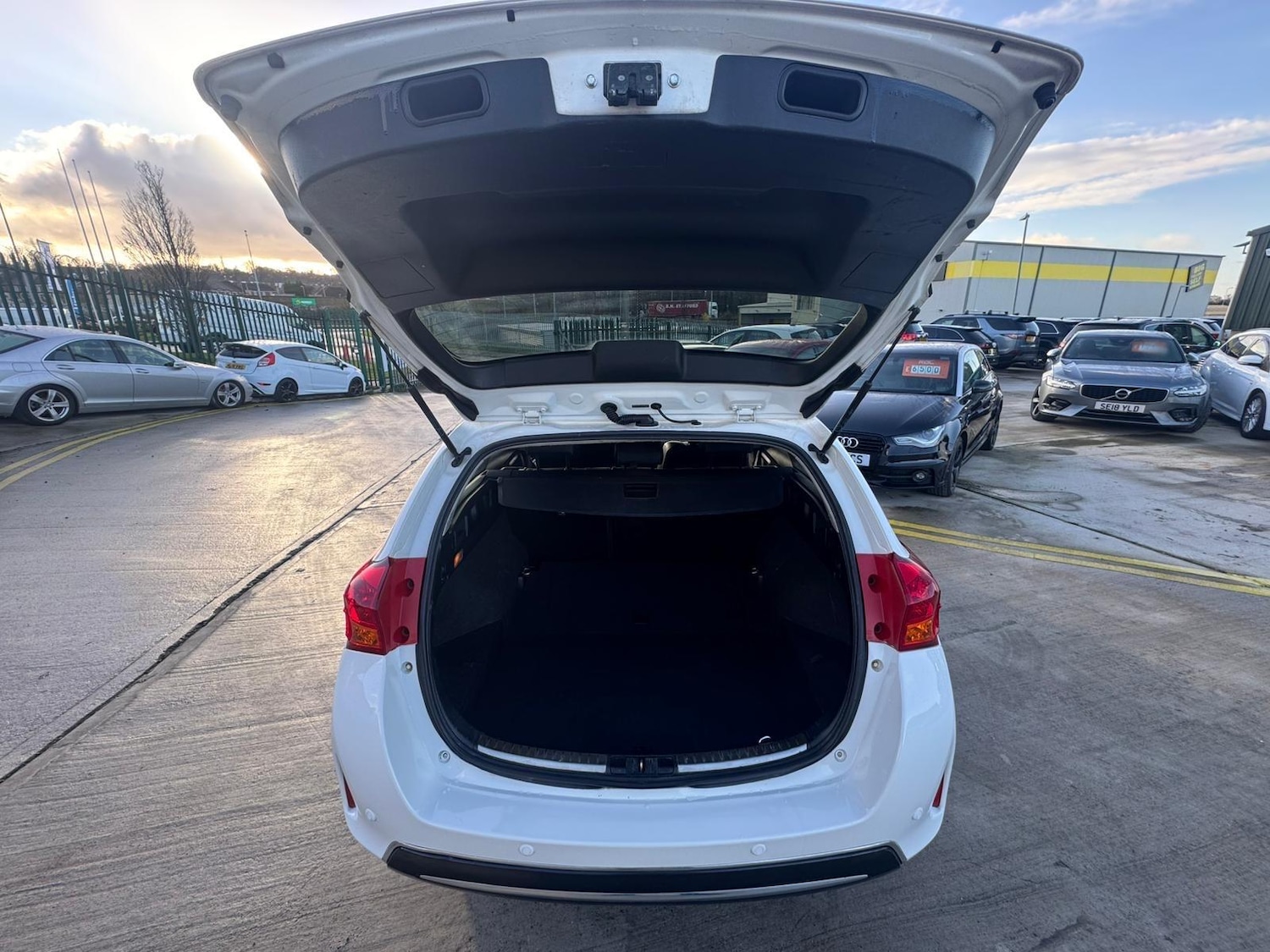 Used Toyota Auris 2013 for sale - 76802235: Photo 25