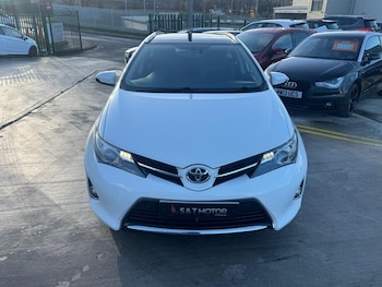 Used Toyota Auris 2013 for sale - 76802235: Photo