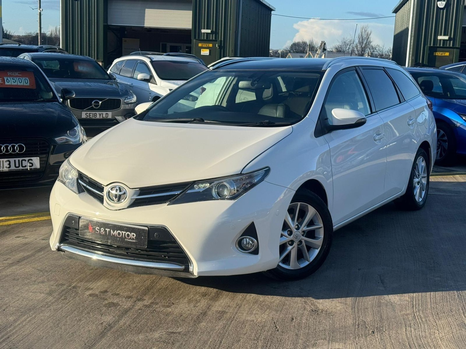 Used Toyota Auris 2013 for sale - 76802235: Photo 6