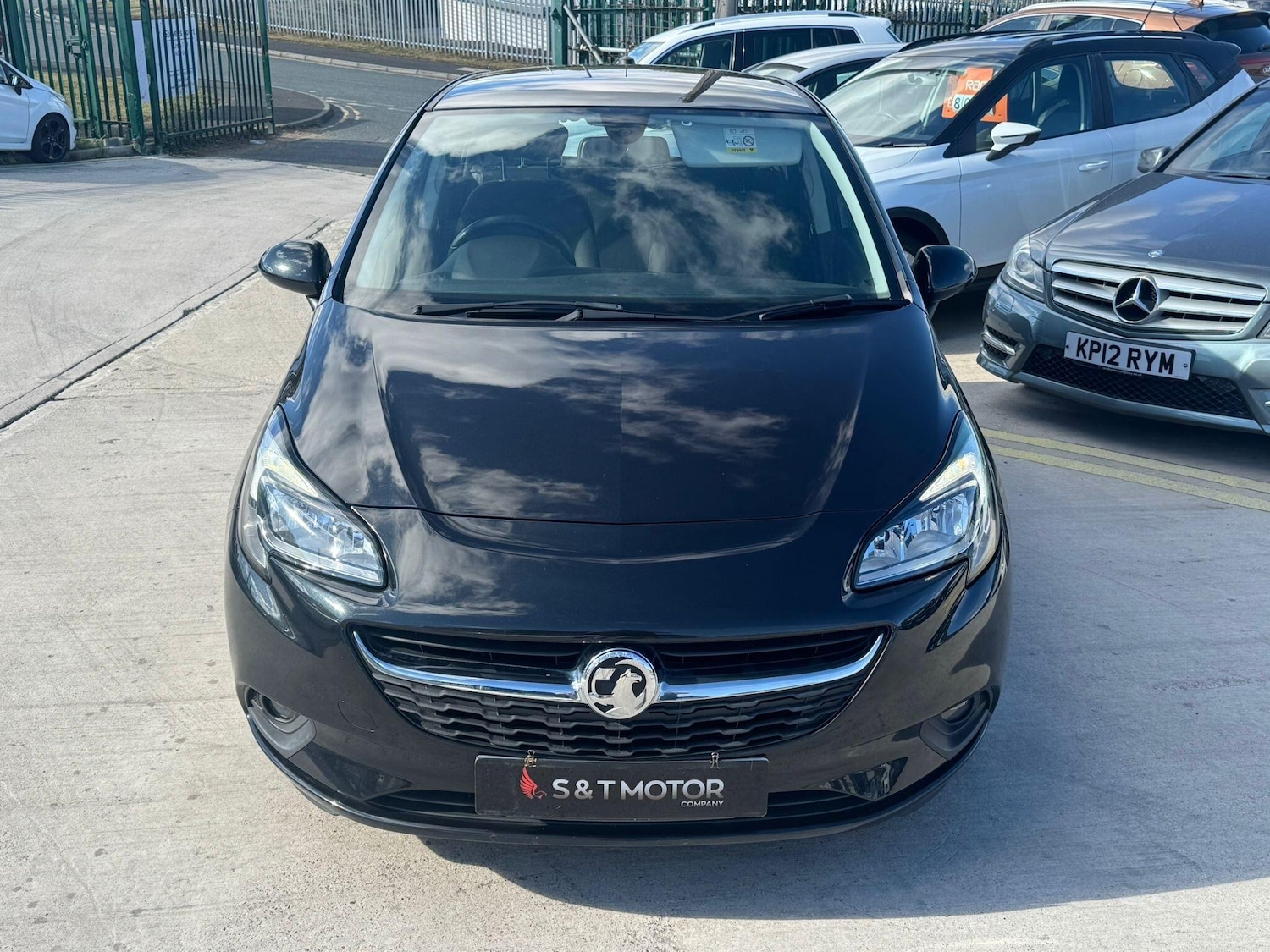 Used Vauxhall Corsa 2016 for sale - 76987844: Photo 2