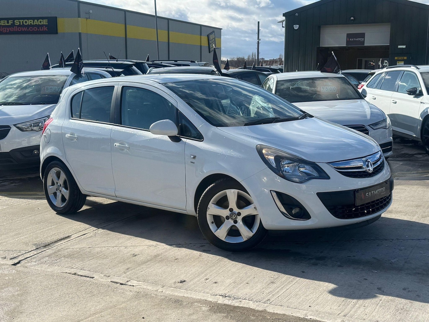 Used Vauxhall Corsa 2014 for sale - 78034335: Photo 2