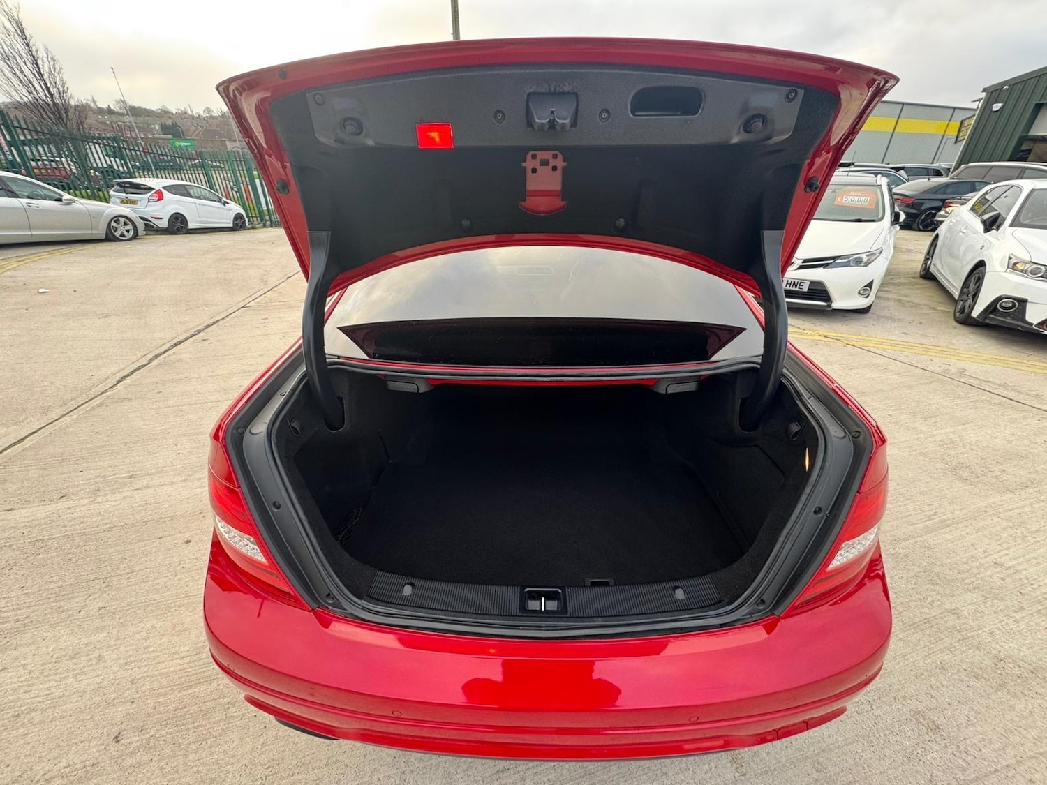 Used Mercedes-Benz C Class 2014 for sale - 77103689: Photo 22