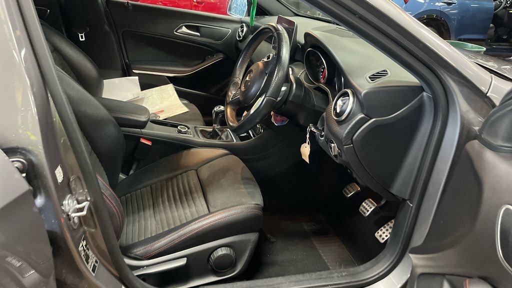 Used Mercedes-Benz A-Class 2018 for sale - 77952579: Photo 2