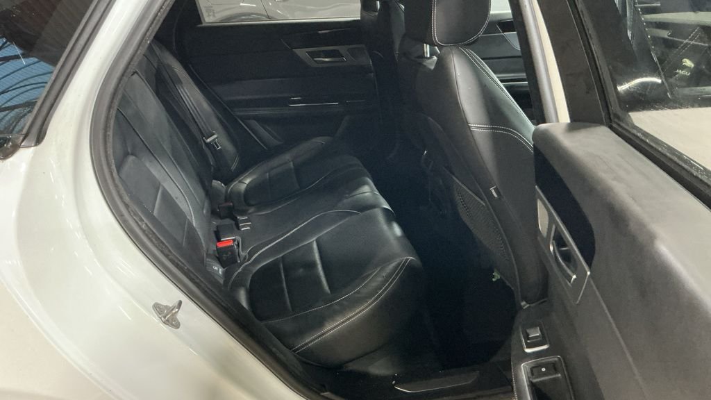 Used Jaguar XF 2019 for sale - 76901178: Photo 9