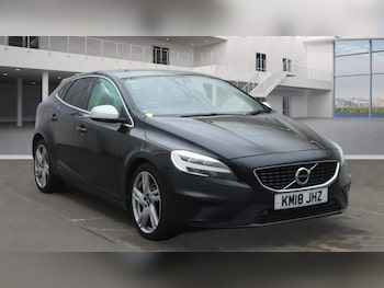 Used Volvo V40 2018 for sale - 77072696: Photo