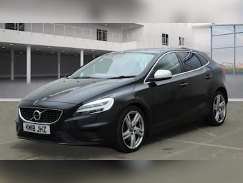 Used Volvo V40 2018 for sale - 77072696: Photo