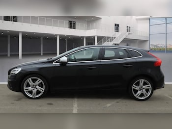 Used Volvo V40 2018 for sale - 77072696: Photo