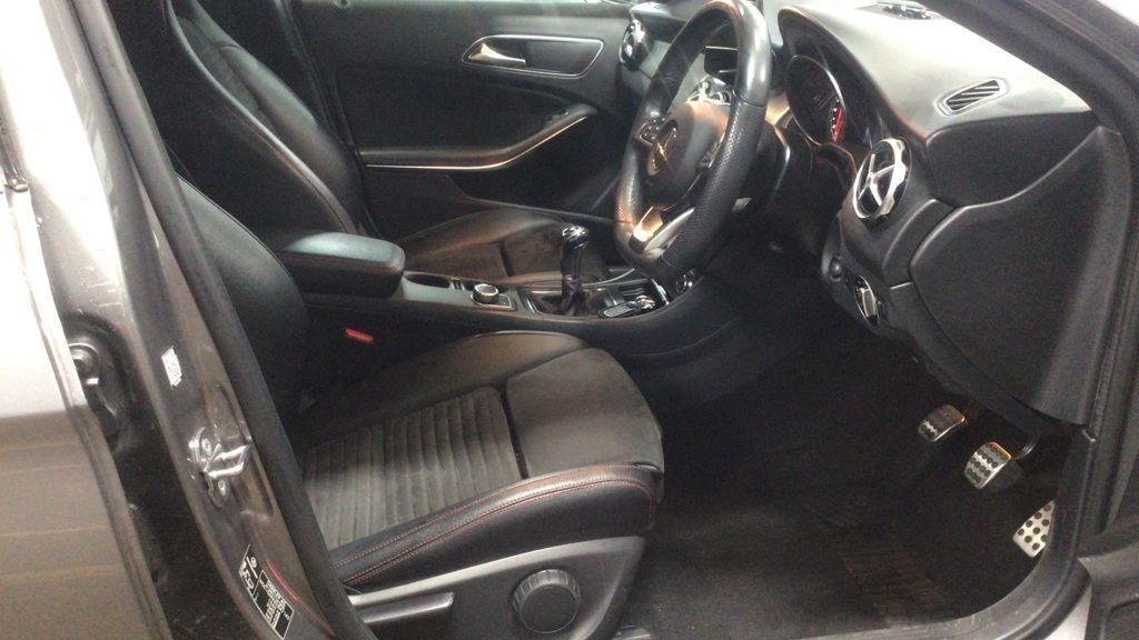 Used Mercedes-Benz GLA 2018 for sale - 76356455: Photo 2