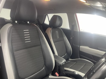 Used Kia Stonic 2020 for sale - 79584396: Photo