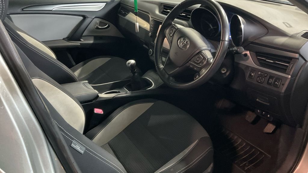 Used Toyota Avensis 2017 for sale - 76731262: Photo 21