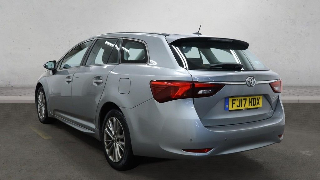 Used Toyota Avensis 2017 for sale - 76731262: Photo 3