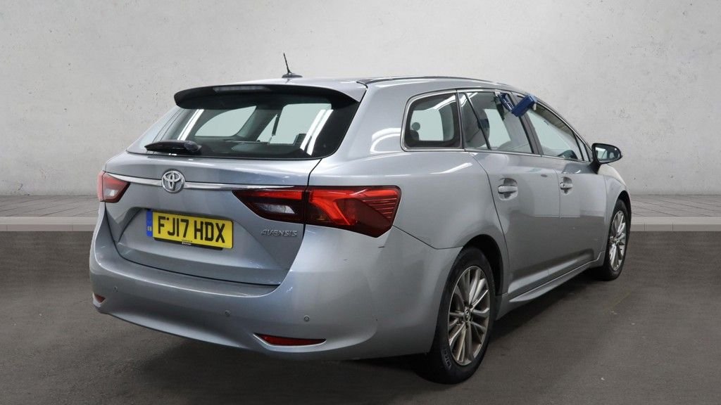 Used Toyota Avensis 2017 for sale - 76731262: Photo 4