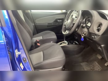 Used Toyota Yaris 2018 for sale - 79584383: Photo