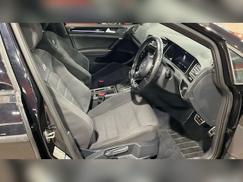 Used Volkswagen Golf 2020 for sale - 76132779: Photo