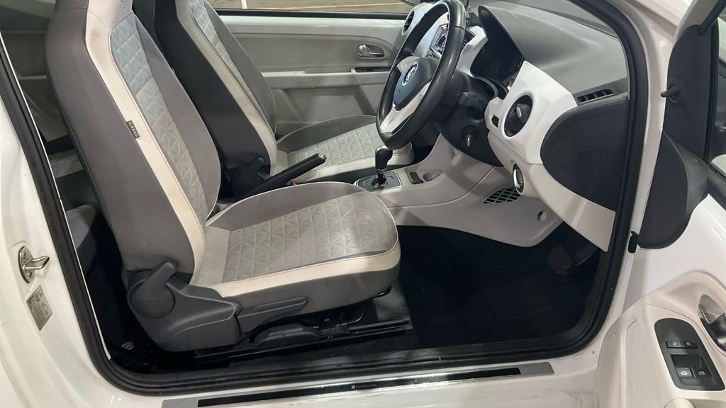 Used Volkswagen up! 2017 for sale - 76410369: Photo 2