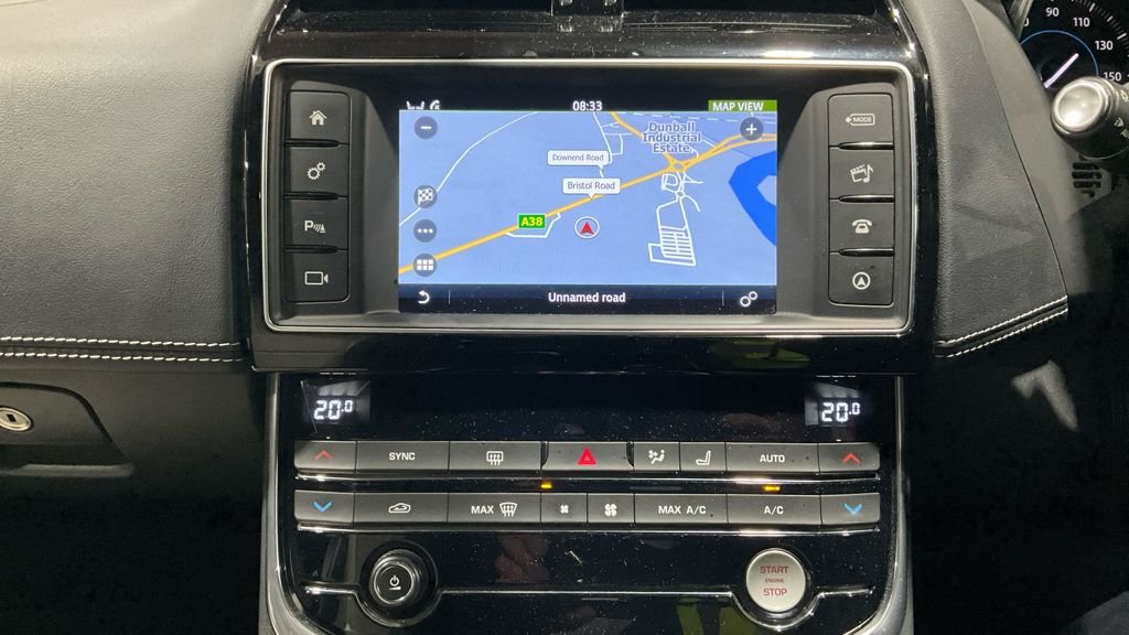 Used Jaguar XE 2017 for sale - 76586668: Photo 3