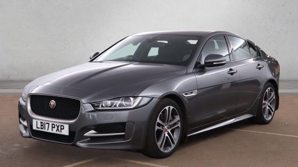 Used Jaguar XE 2017 for sale - 76586668: Photo 5