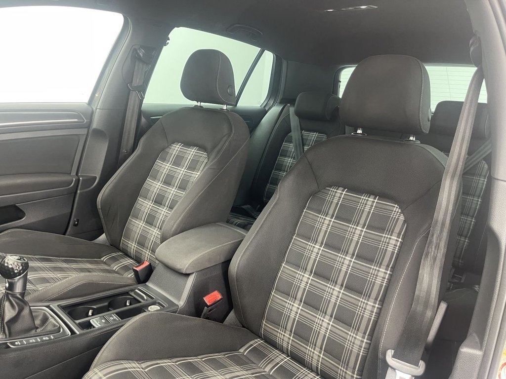 Used Volkswagen Golf 2017 for sale - 76291790: Photo 14