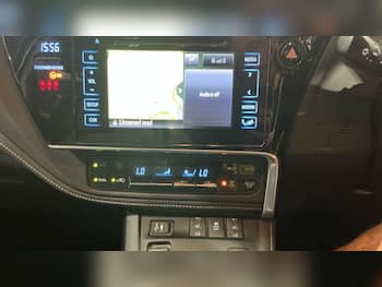 Used Toyota Auris 2017 for sale - 79743002: Photo