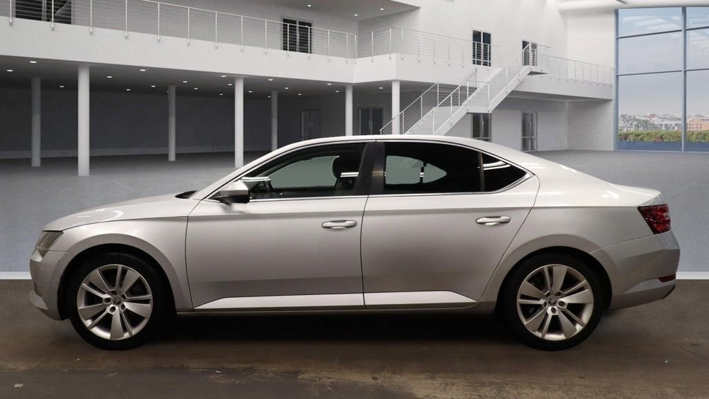 Used Skoda Superb 2017 for sale - 76731165: Photo 18