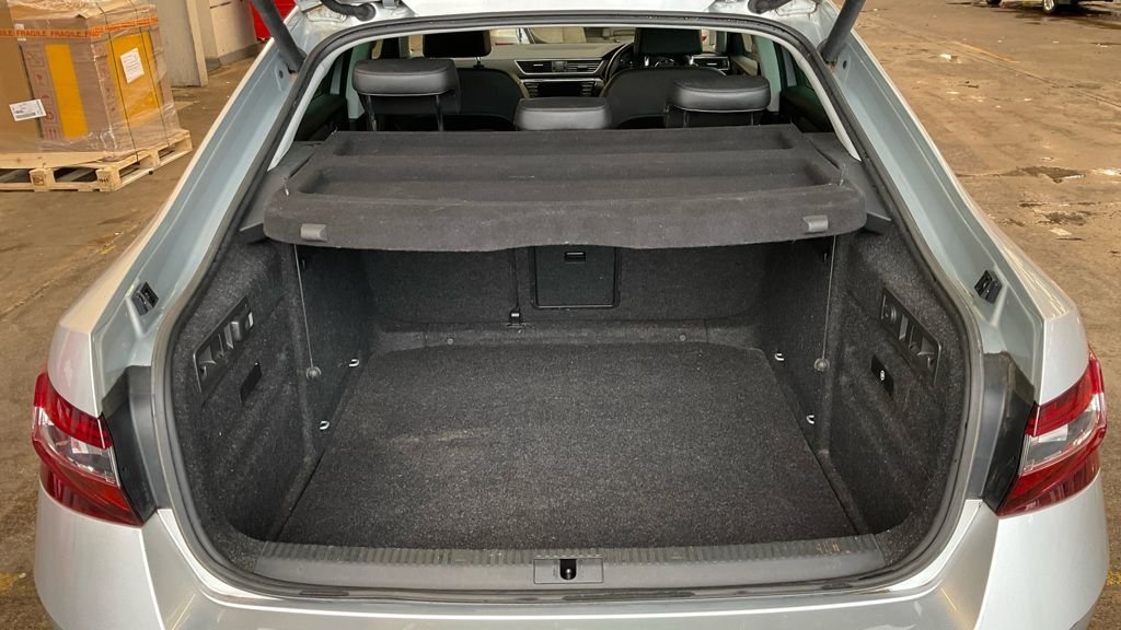 Used Skoda Superb 2017 for sale - 76731165: Photo 19