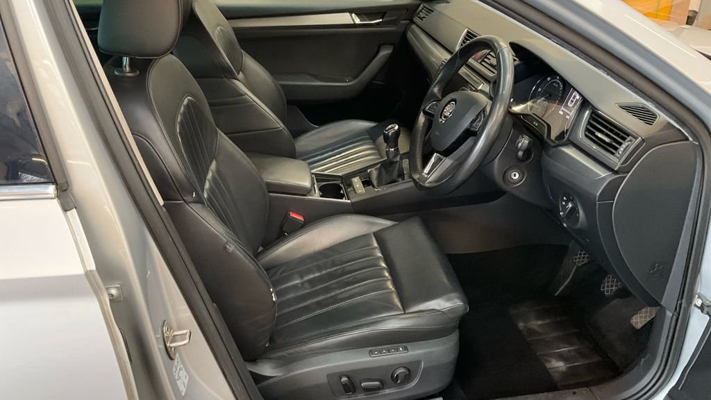 Used Skoda Superb 2017 for sale - 76731165: Photo 21