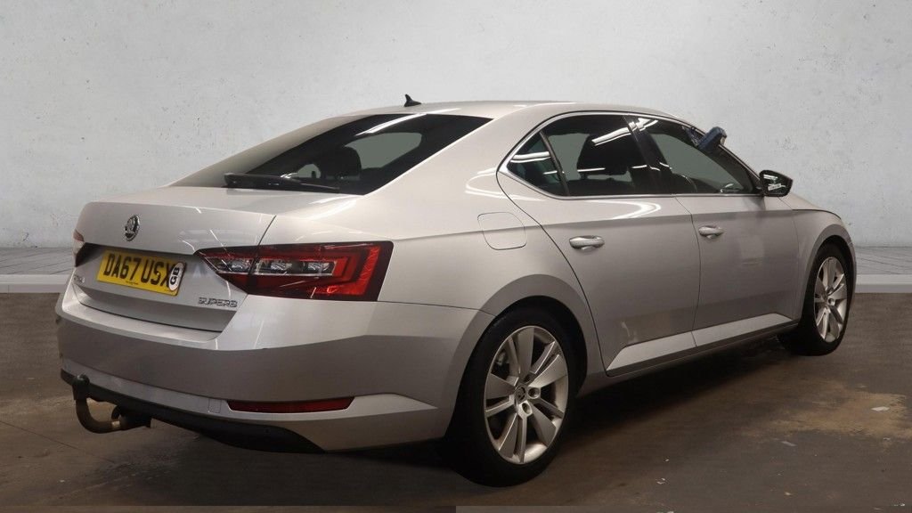 Used Skoda Superb 2017 for sale - 76731165: Photo 4