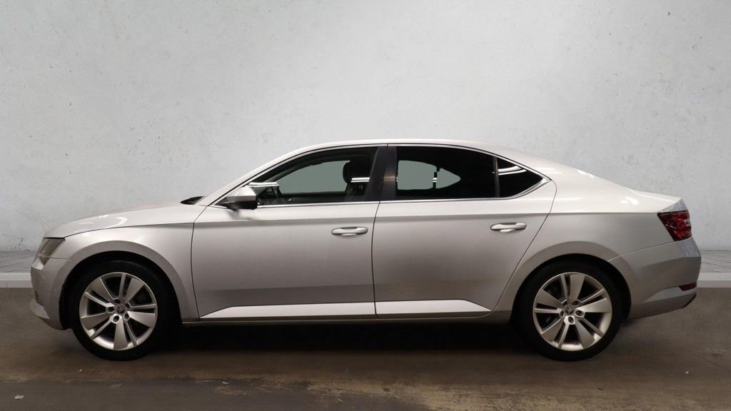 Used Skoda Superb 2017 for sale - 76731165: Photo 6