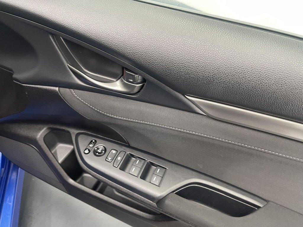 Used Honda Civic 2019 for sale - 76909763: Photo 18
