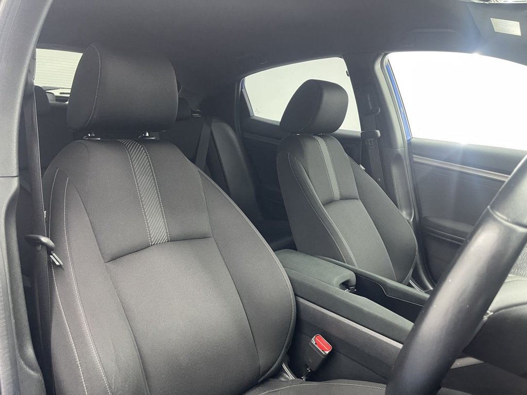 Used Honda Civic 2019 for sale - 76909763: Photo 2