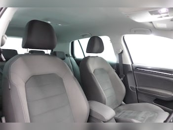 Used Volkswagen Golf 2019 for sale - 79584643: Photo