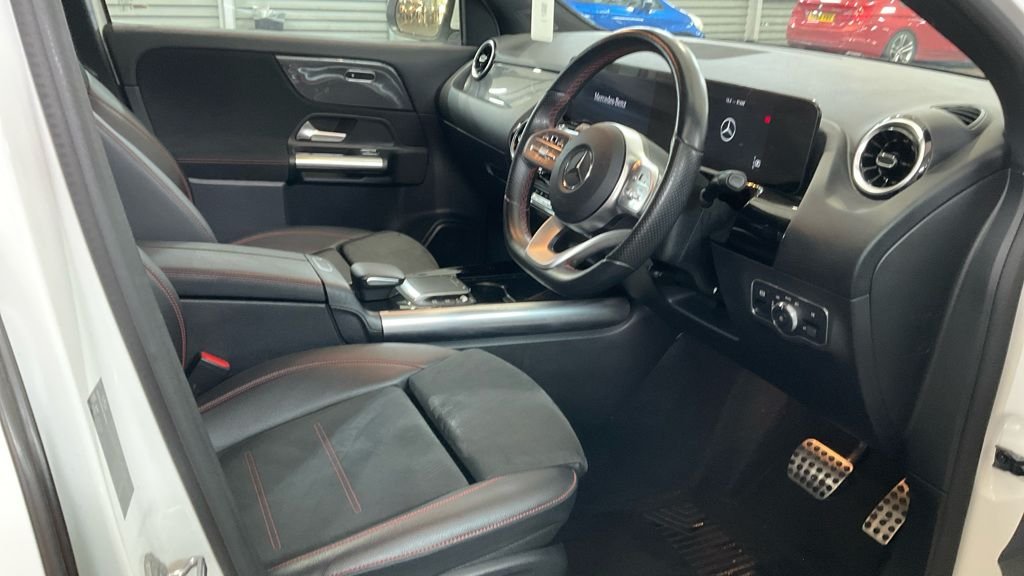 Used Mercedes-Benz GLA 2021 for sale - 77342023: Photo 2