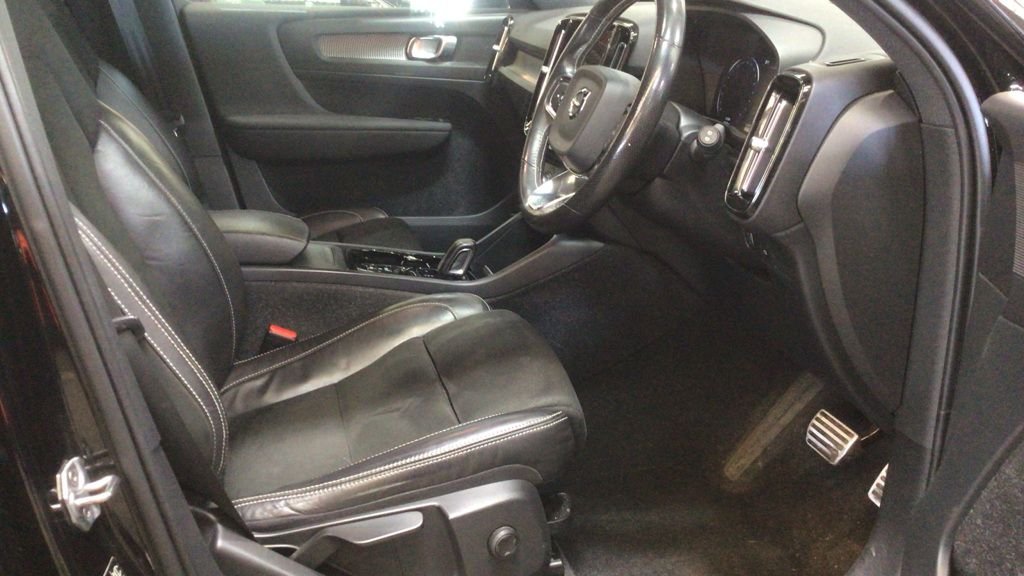 Used Volvo XC40 2021 for sale - 77952580: Photo 2