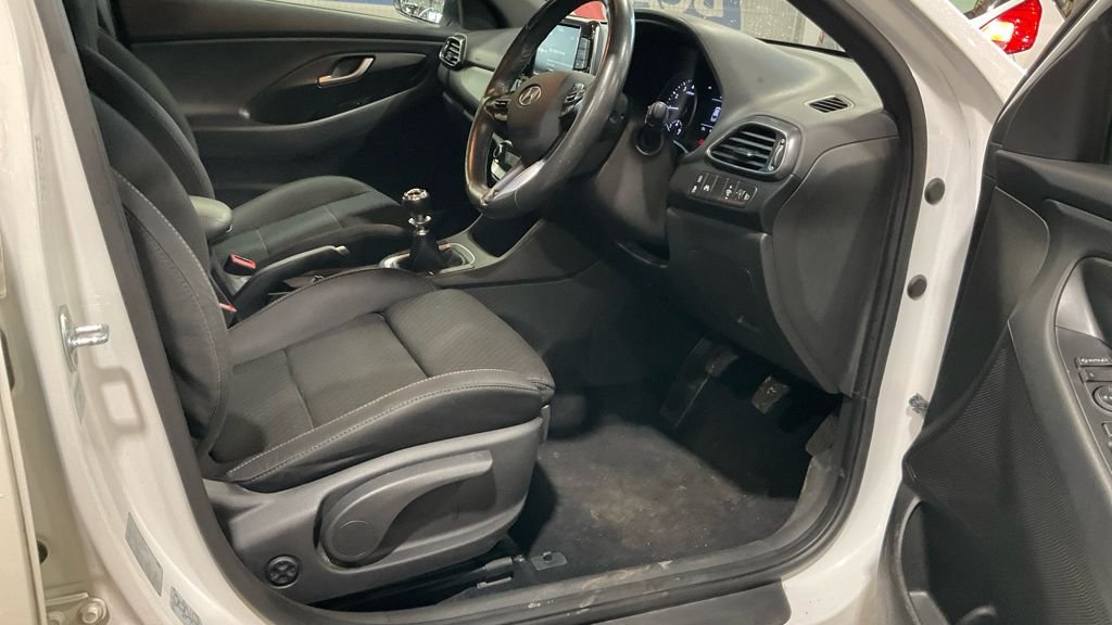 Used Hyundai i30 2018 for sale - 77608999: Photo 2