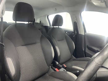 Used Peugeot 208 2016 for sale - 76841685: Photo