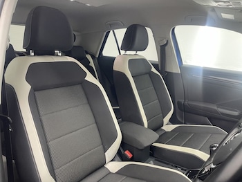 Used Volkswagen T-Roc 2018 for sale - 75876505: Photo