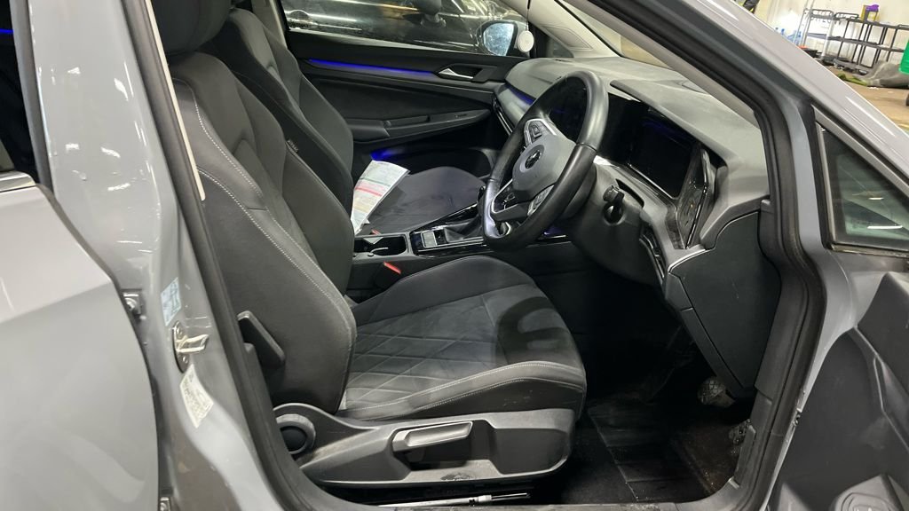 Used Volkswagen Golf 2023 for sale - 77952577: Photo 2