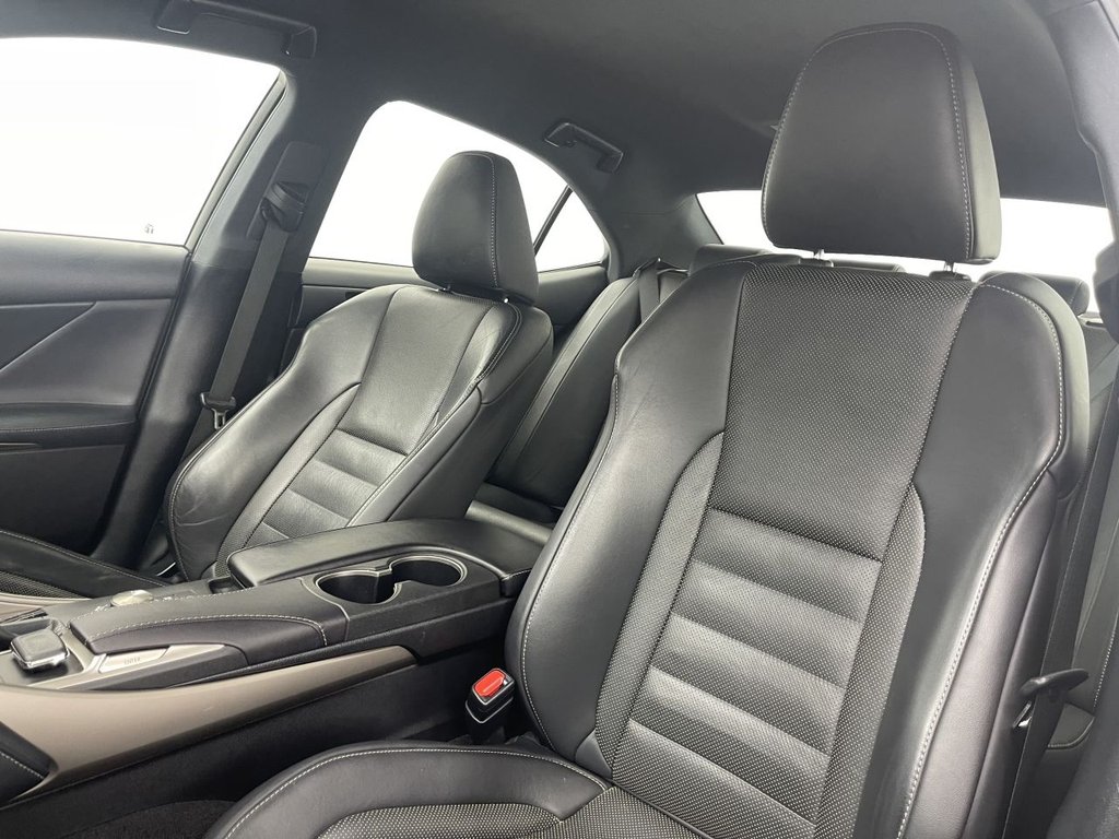 Used Lexus IS 2017 for sale - 76570618: Photo 13