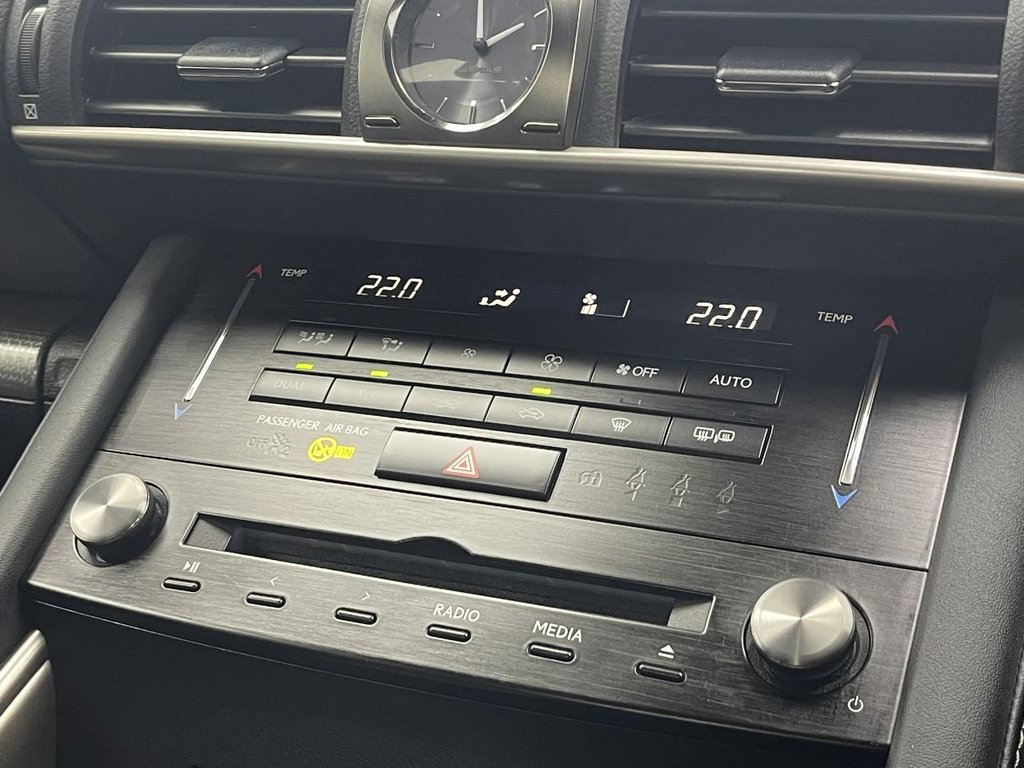 Used Lexus IS 2017 for sale - 76570618: Photo 30