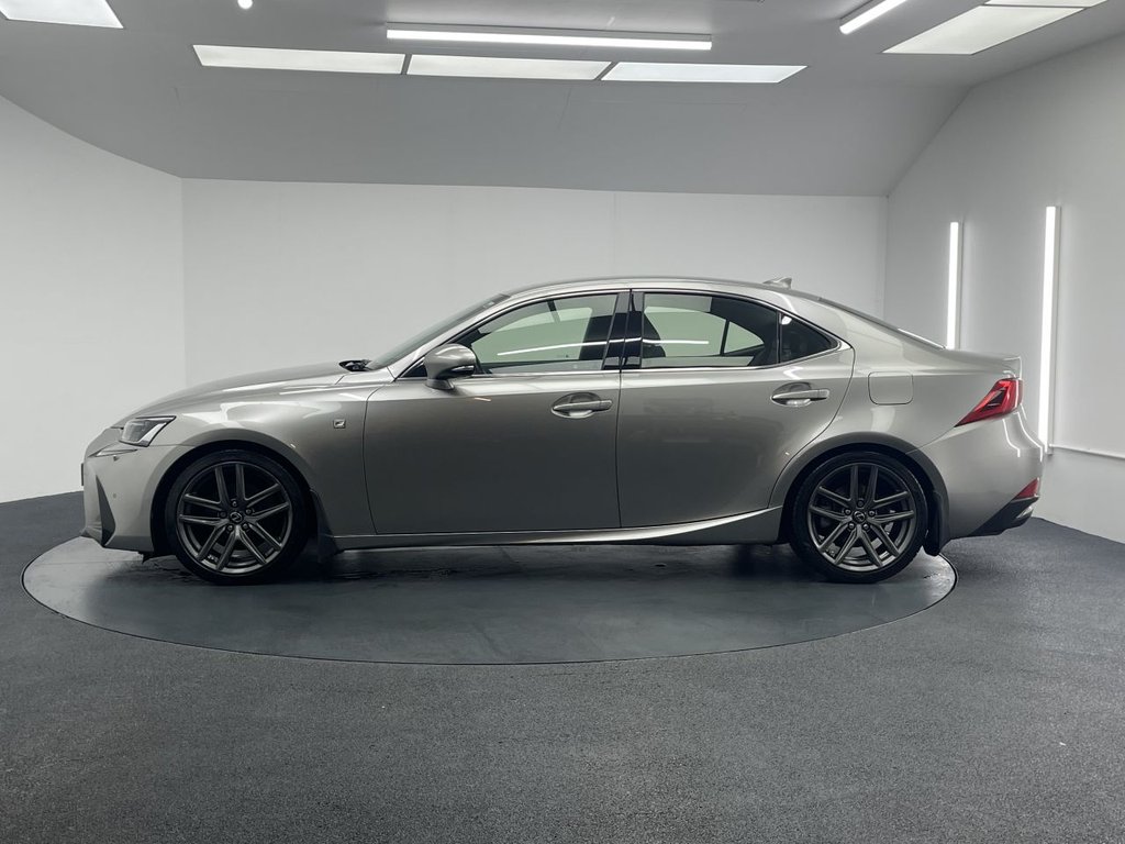 Used Lexus IS 2017 for sale - 76570618: Photo 7