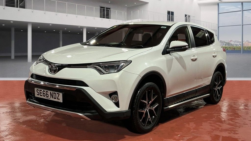 Used Toyota RAV4 2017 for sale - 77693658: Photo 4