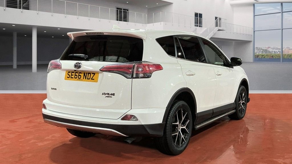 Used Toyota RAV4 2017 for sale - 77693658: Photo 7