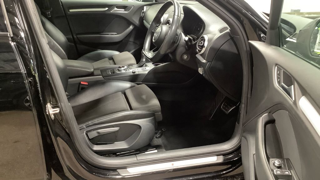 Used Audi A3 2018 for sale - 76375998: Photo 2