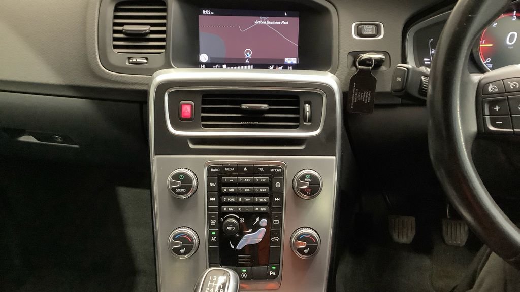 Used Volvo V60 Cross Country 2017 for sale - 76900833: Photo 3